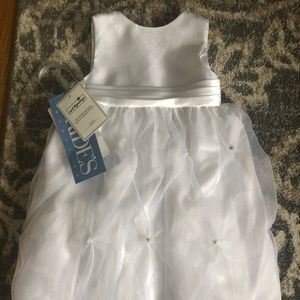 Little girls dress for wedding. Never worn.